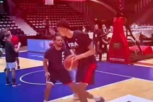 杨毅：我和周琦探讨过，若中国有文班亚马，基本12岁过后就消失